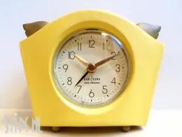 Catty Limone - Gele wekkerklok met goud - Timestone