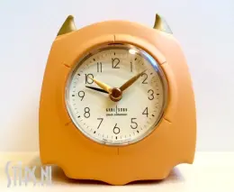 Devi Flami - Oranje wekkerklokje met oortjes - Timestone