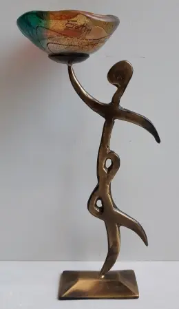 Bronzen figuur met glazen schaaltje - Eratini