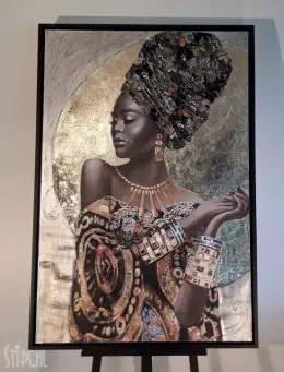 African Lady - Dame met textiel hoofddeksel