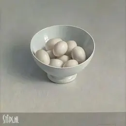 Witte porseleinen kom met eieren - Henk Helmantel