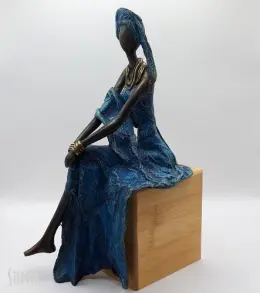African lady in blue - brons - randzit