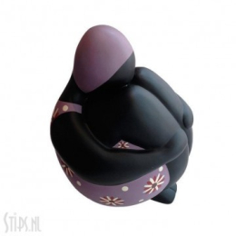 Sitting Big Lady Violet - Gertruud Hartog