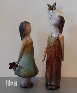 Martha Mari en Sara Flor - Loretta