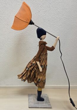 Little Girl Lamp Amber - Skitso